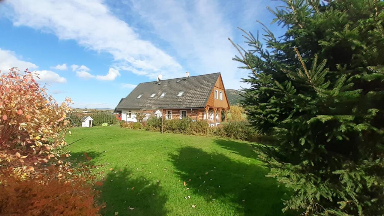Apartman V Chaloupce Na Vrsku Bernsdorf Exterior foto