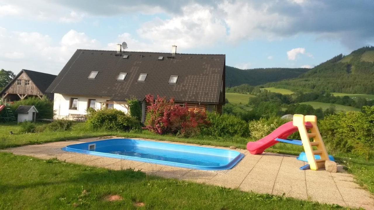 Apartman V Chaloupce Na Vrsku Bernsdorf Exterior foto