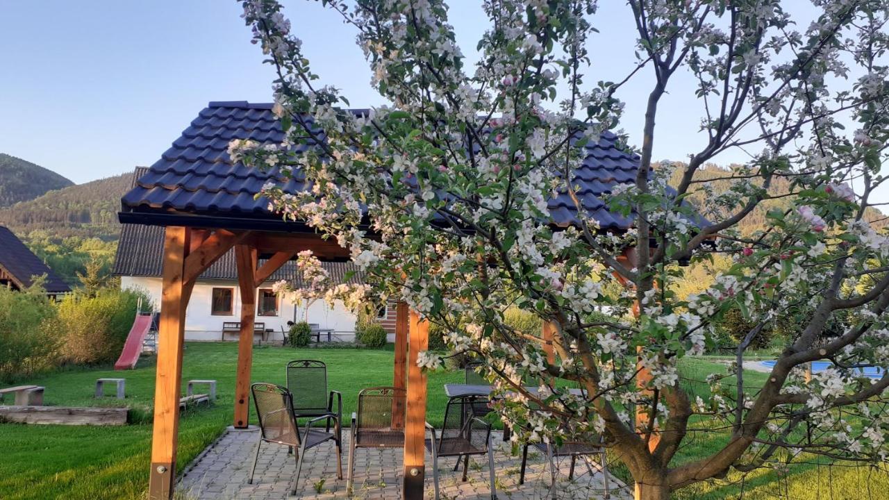 Apartman V Chaloupce Na Vrsku Bernsdorf Exterior foto