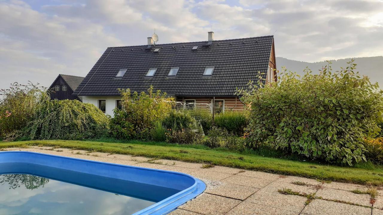 Apartman V Chaloupce Na Vrsku Bernsdorf Exterior foto