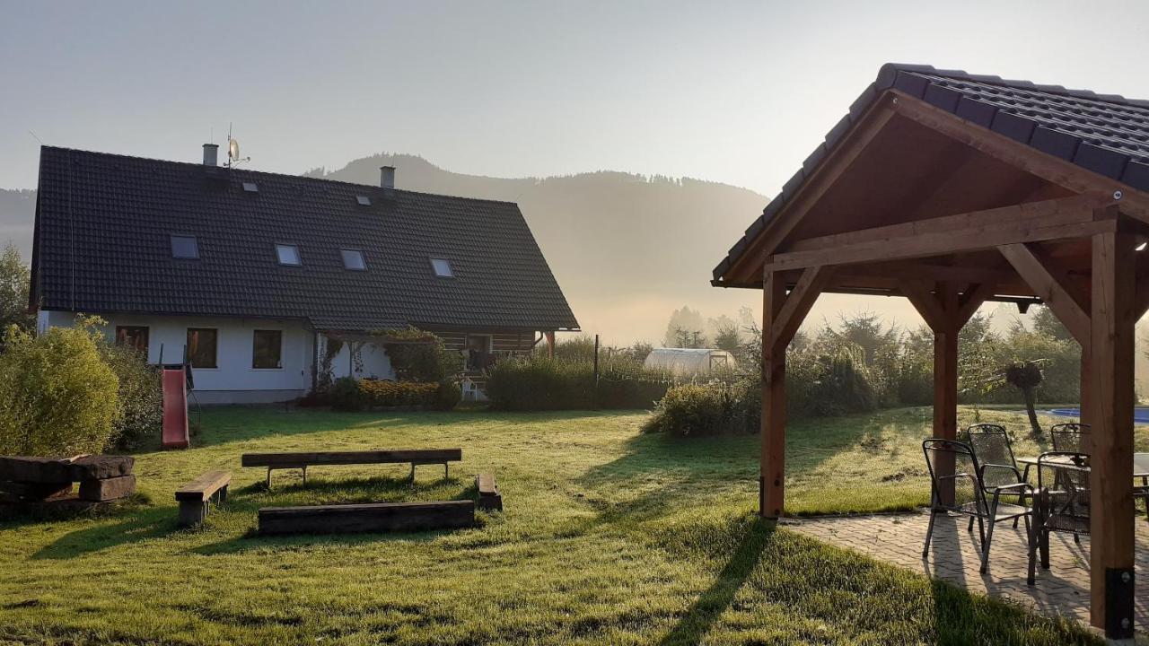 Apartman V Chaloupce Na Vrsku Bernsdorf Exterior foto